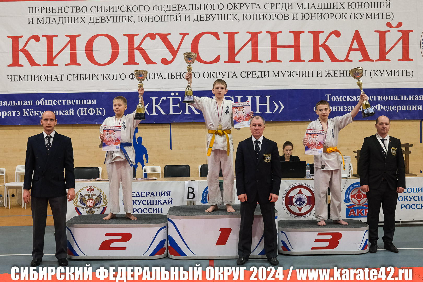 EfimovskiyYG-8782