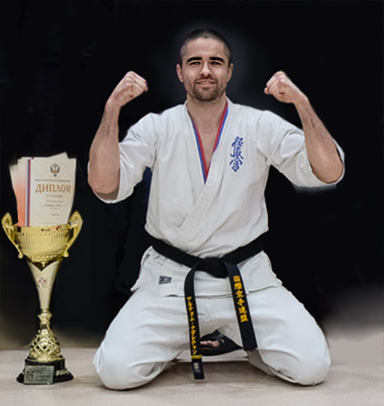Чемпион мира KWU 2019 Артем Назаретян.