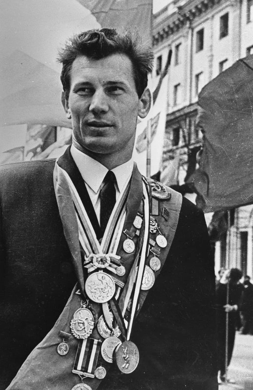 Александр Медведь